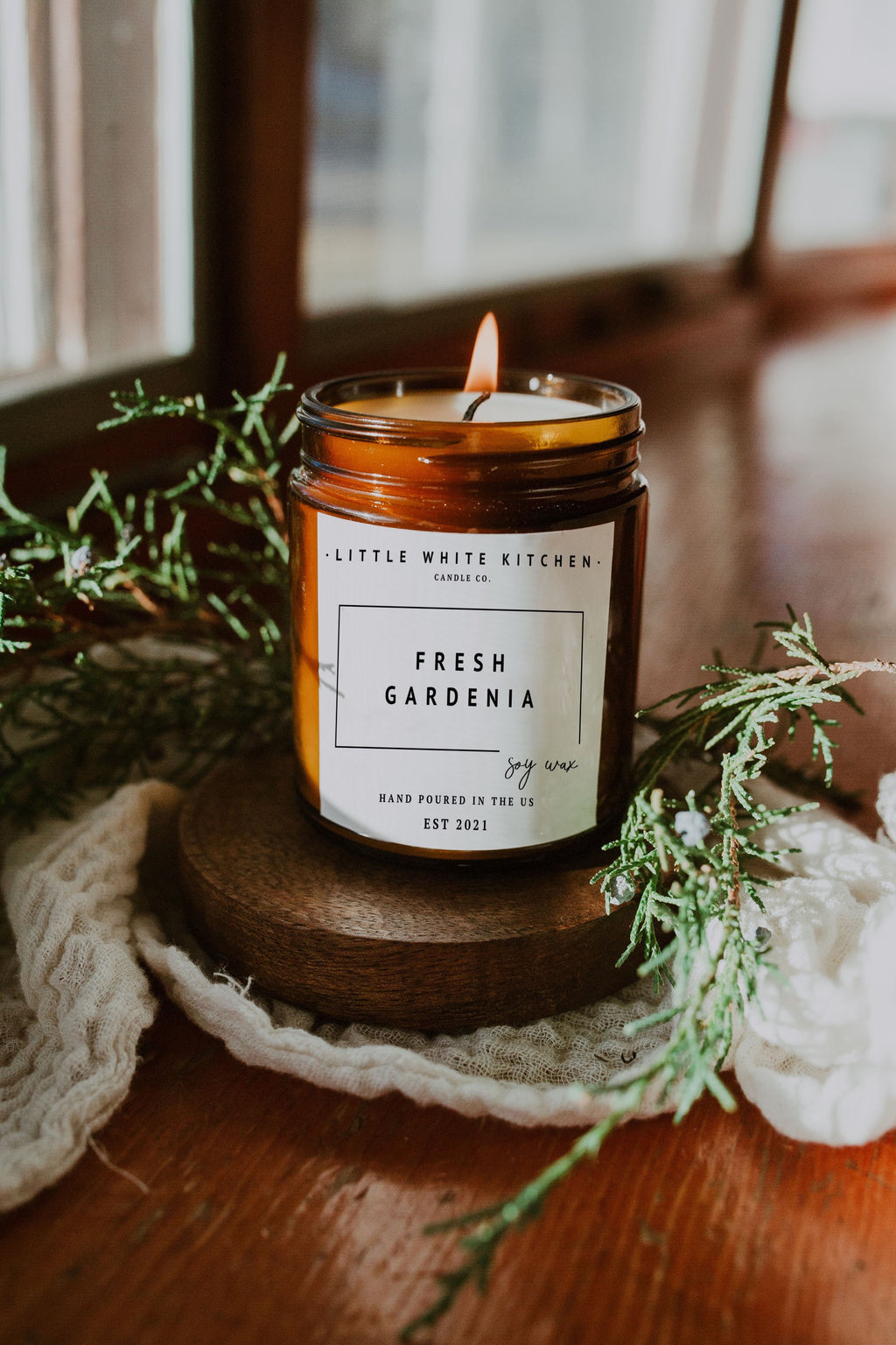 Fresh Gardenia Soy Candle, Wooden Wick, Floral Scent