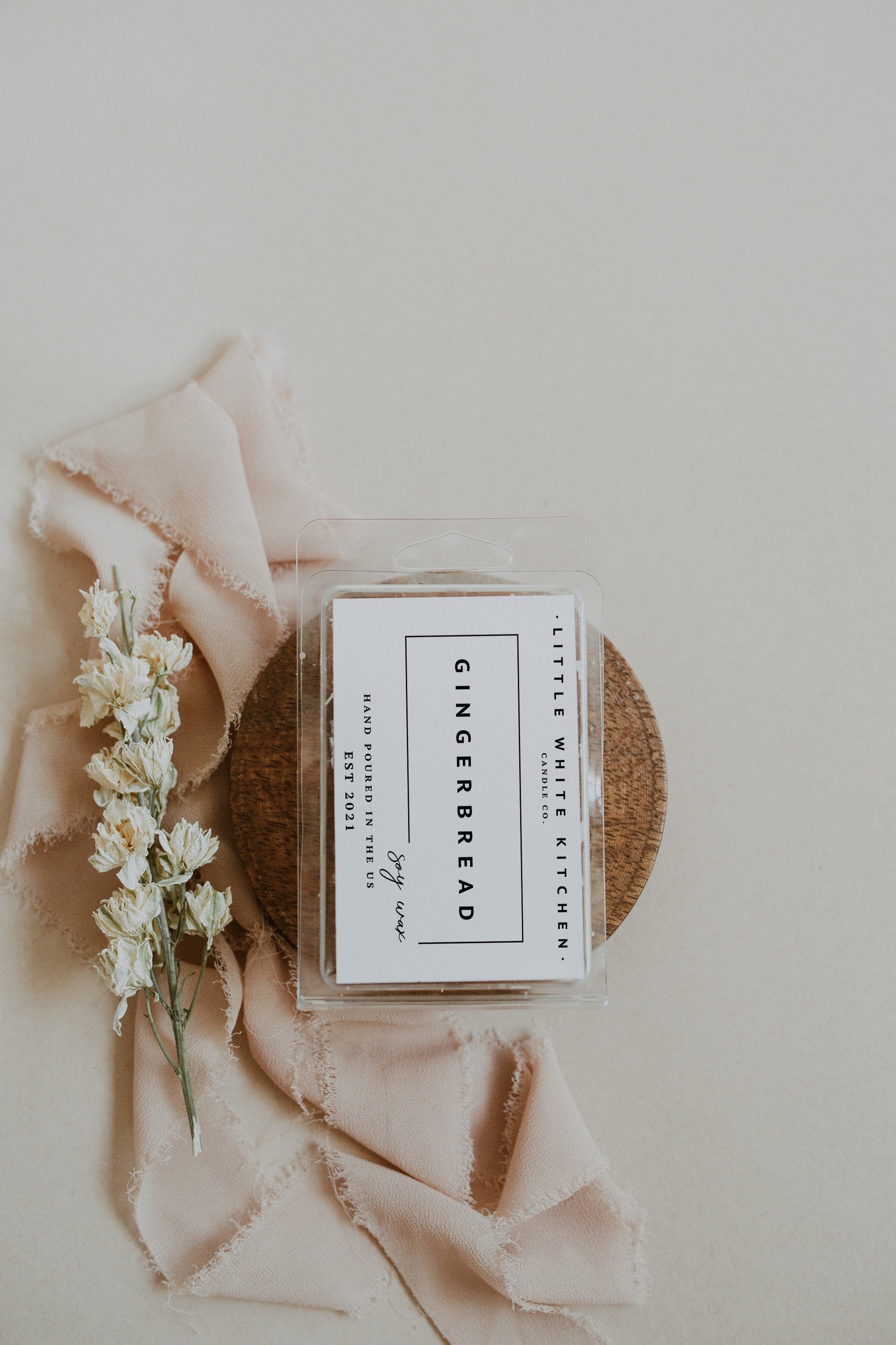 Gingerbread Scented Soy Candle, Wooden Wick, Festive Fragrance