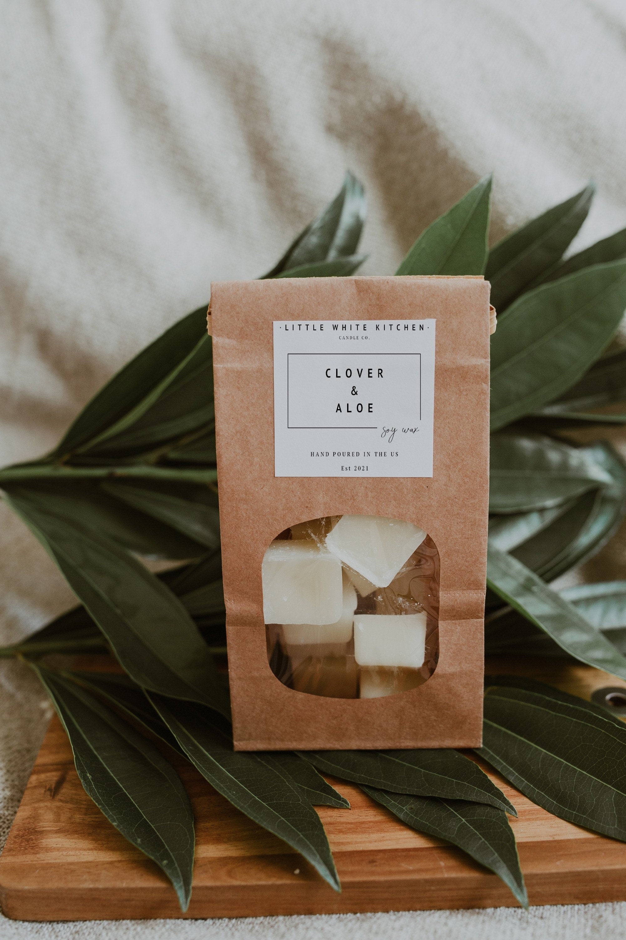 Clover and Aloe Soy Wax Candle | Woodwick, Amber Glass Jar